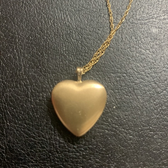 14k GF Heart Locket w / 18 in chain - Picture 6 of 7